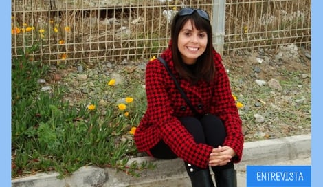 Imagen de Carolina Aguilera, promoviendo la accesibilidad web