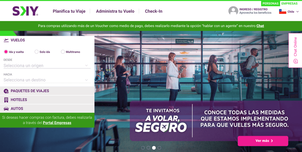 Un llamado a la acción claro, presenta SkyAirlines en su página principal, posicionando en primer lugar los protocolos COVID-19.