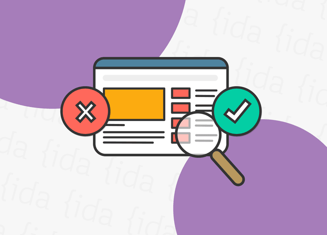 Plataforma web bajo una lupa, lo que refleja un análisis heurístico