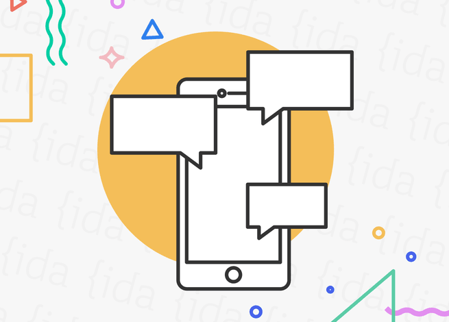 Móvil con aplicación con tres pop-up.